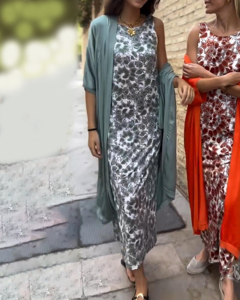 Elegant Two-Piece Costume with Vintage Print