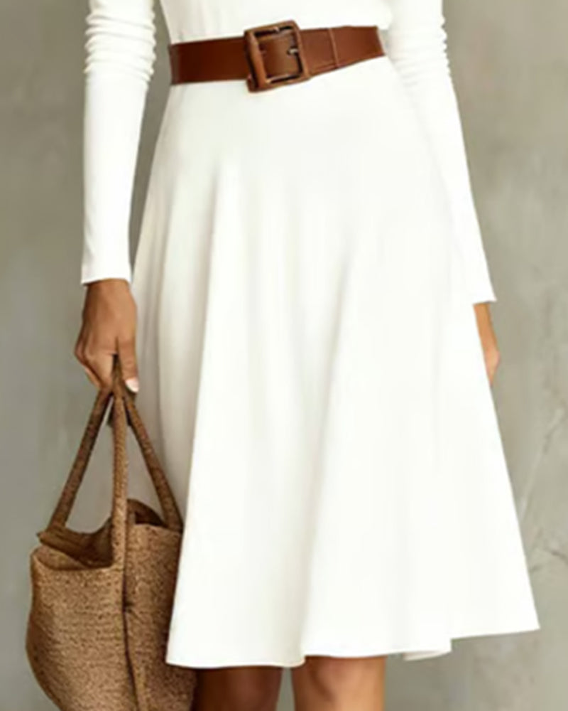 Elegant Solid Dress with Round Neck and Flared Skirt