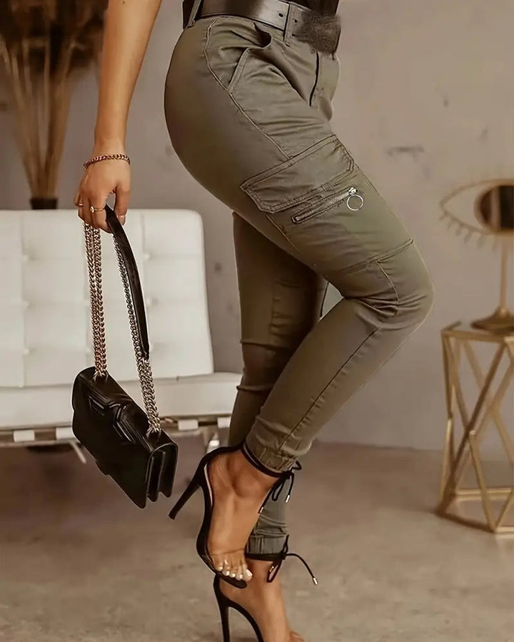 Mid-Size Cargo Pants with Pockets and Hem