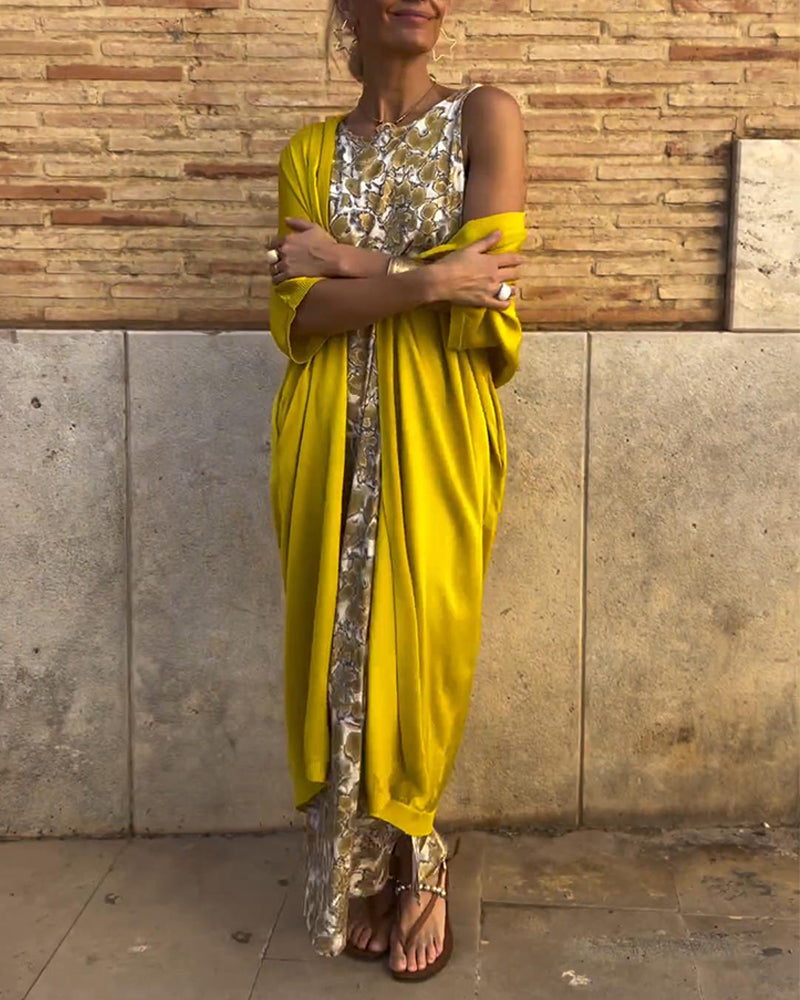 Elegant Two-Piece Costume with Vintage Print