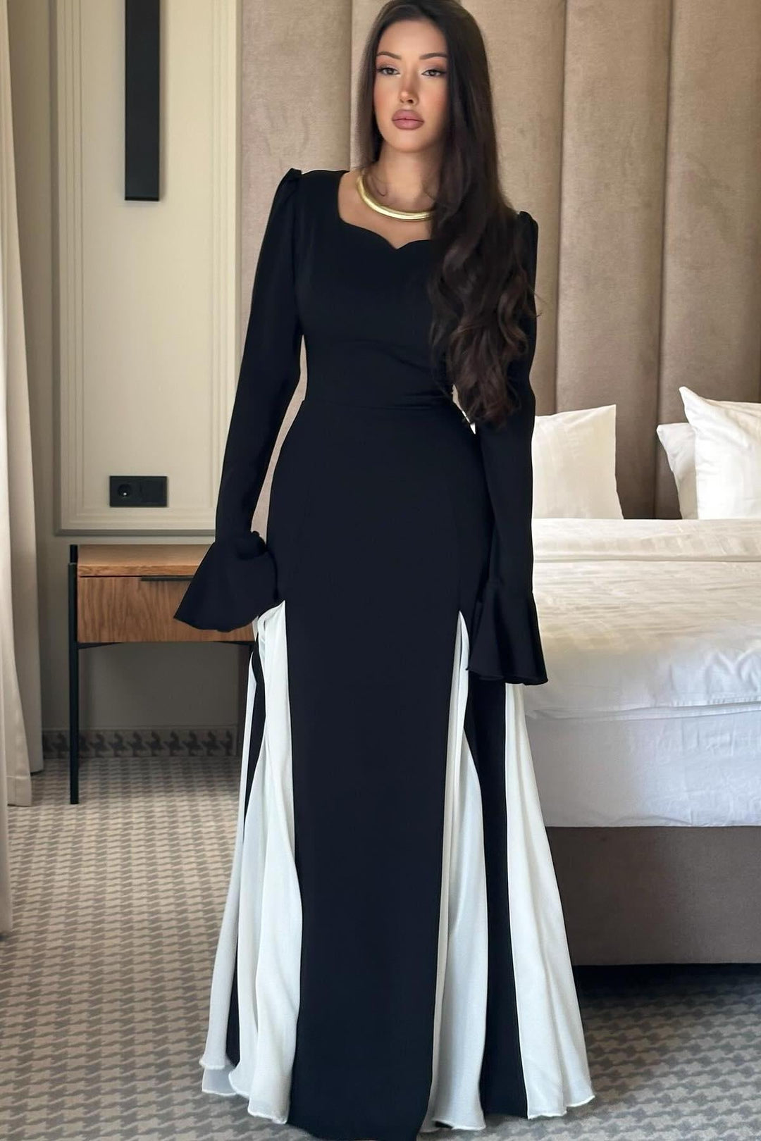 Contrast Flared Sleeves Maxi Dress