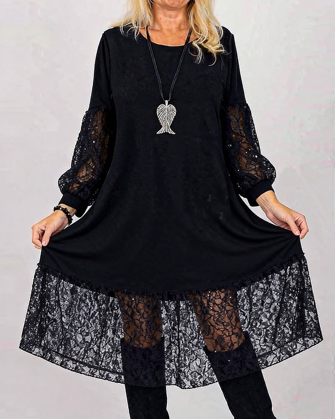Loose Round Neck Lace Patchwork Dress
