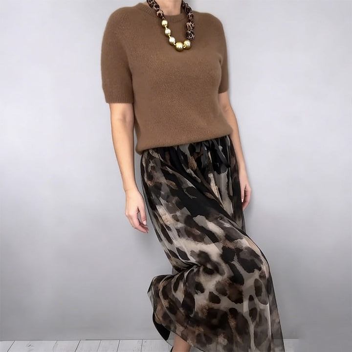 Two-Piece Women's Set Comprising a Sweater and Fluid Leopard Print Skirt