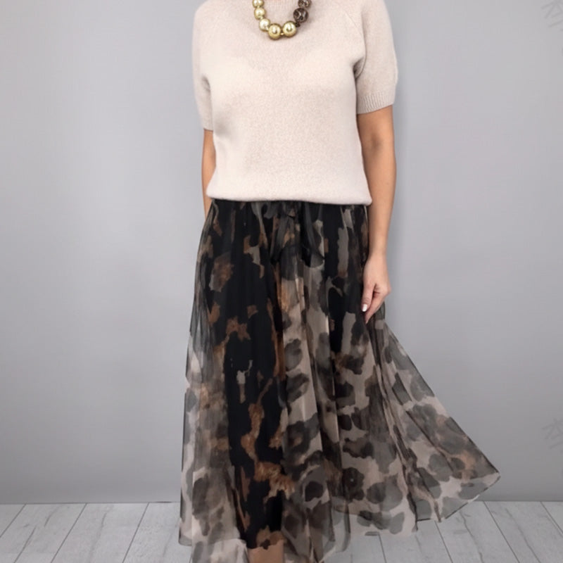 Two-Piece Women's Set Comprising a Sweater and Fluid Leopard Print Skirt